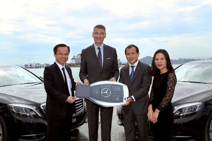 Ông Antonio Alvarez Campillo, Tổng giám đốc Khu nghỉ dưỡng Vinpearl Hạ Long Bay chia sẻ: “Trải nghiệm Di sản thiên nhiên thế giới sẽ thú vị hơn nếu bạn được tiếp đón chu đáo bởi khu nghỉ dưỡng và đội ngũ xe chuyên chở xứng tầm. Đây chính là lý do chúng tôi đầu tư hai chiếc S-Class cho Vinpearl Hạ Long Bay Resort”,