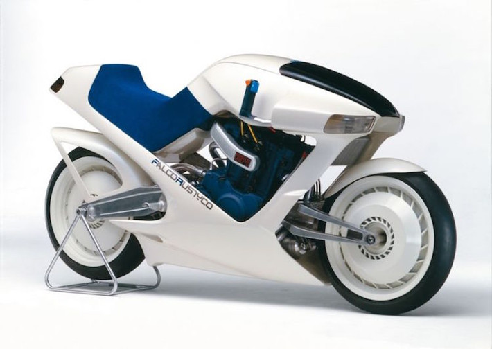 Với chiếc concept Falcorustyco năm 1985, Suzuki cho rằng họ đã tích hợp mọi công nghệ "điên rồ" nhất sẽ xuất hiện trên môtô tương lai. Rất tiếc cho Suzuki khi họ đã dự đoán nhầm, khi tới tận thời điểm bây giờ vẫn chưa có mẫu xe sản xuất hàng loạt nào có phanh điện từ, dẫn động 2 bánh thủy lực và thiết kế không khung như Falcorustyco!