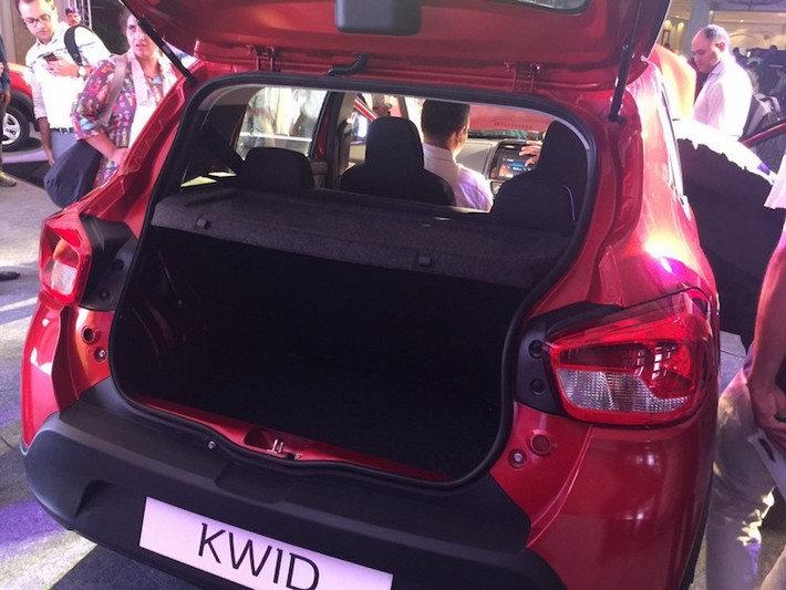 Bù lại, Renault cho biết Kwid có không gian khoang hành lý lớn nhất trong phân khúc.