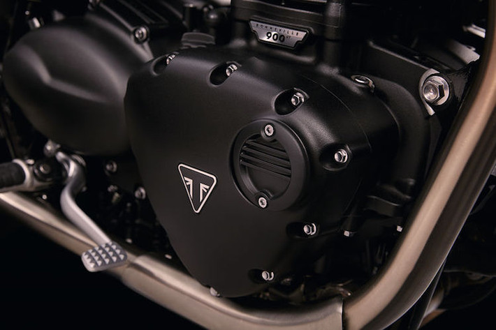 Theo Triumph, động cơ này đem tới mô-men xoắn cực đại lớn hơn 18% so với chiếc Bonneville cũ, và tiết kiệm nhiên liệu hơn 36%.