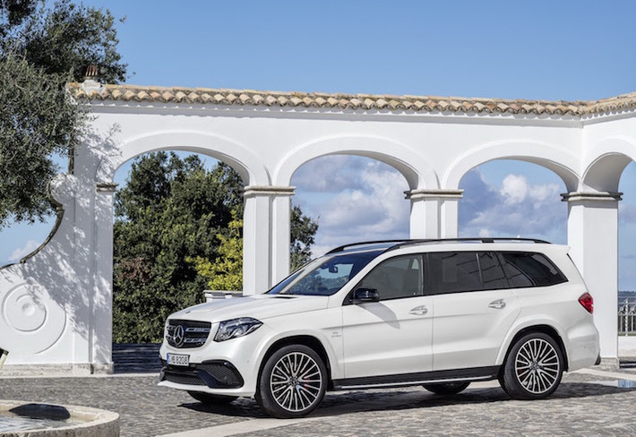 Mercedes sẽ trưng bày GLS mới lần đầu tại triển lãm Los Angeles sắp tới và bắt đầu nhận đặt hàng từ tháng 12/2015.