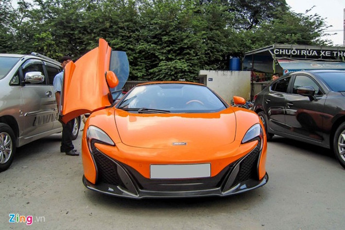 So với MP4-12C, 650S sở hữu ngoại hình được nâng cấp ấn tượng hơn nhiều. Các thay đổi khí động học đã được thực hiện trên thân xe để đem tới lực nén thân xe xuống mặt đường tăng tới 24% khi ở tốc độ cao.