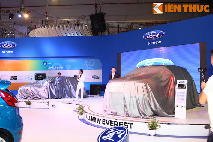 Tại Triển lãm ôtô Việt Nam (VMS 2015), không gian trưng bày của Ford Việt Nam có tính tương tác cao với điểm nhấn vào các công nghệ Xanh, Thông Minh và An Toàn.