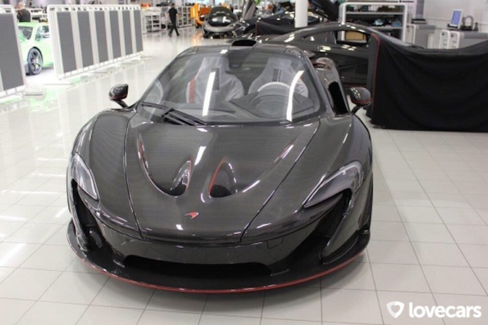 McLaren P1 Carbon Series gồm 5 chiếc P1 đã được bán ra bởi McLaren, nhưng sau đó chủ nhân đã gửi ngược lại hãng để thay thế toàn bộ vỏ xe bằng sợi carbon để trần không sơn.