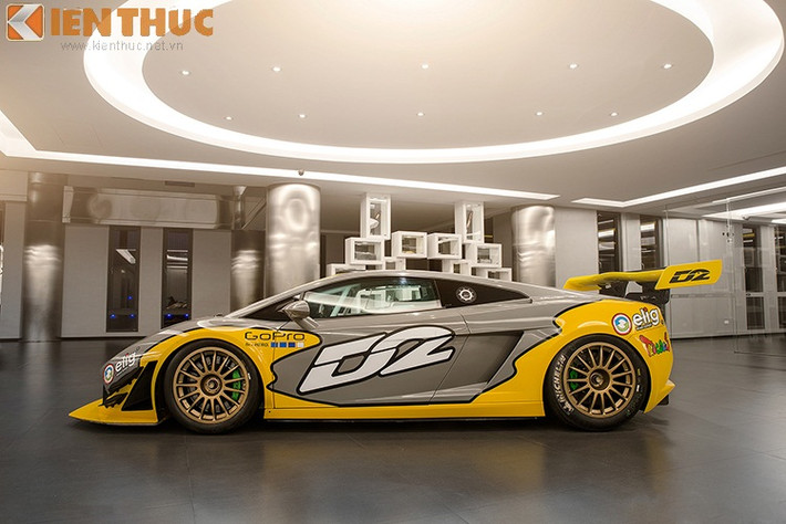 Lamborghini LP600 GT3 sau khi độ lại nhìn không khác gì các chiếc xe đua thực thụ.