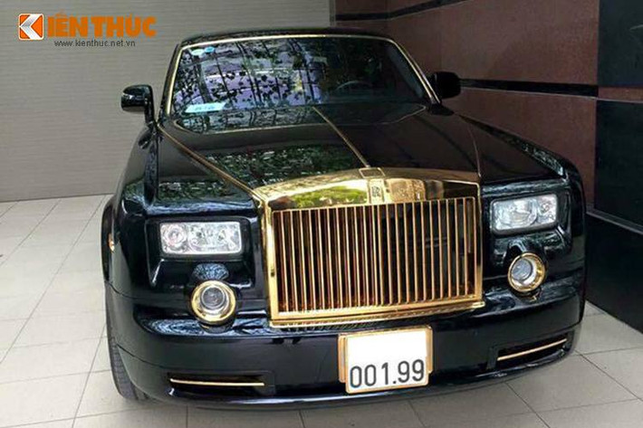 Theo nhiều thông tin, chiếc Phantom này mang biển Hà Nội và thuộc sở hữu của một đại gia ở Mạo Khê, Quảng Ninh.