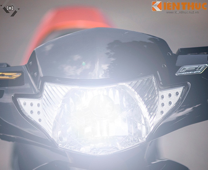 Đèn chiếu sáng dạng led siêu sáng và tiết kiệm giúp xe an toàn trong mọi điều kiện.