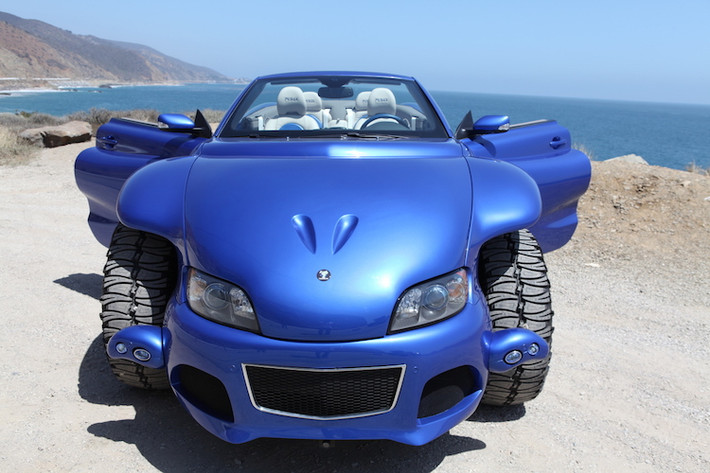 Mặc dù có kích thước lớn tới mức có thể "nuốt chửng" một chiếc Porsche Boxster nhưng phần đầu của Puma lại bị bóp hẹp lại một cách khó hiểu. Phần thân xe cũng khá hơn, với những đường cong và cắt xẻ cực "dị".