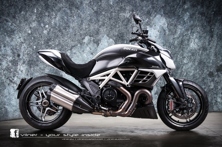 Về tổng thể, Vilner đã "trang điểm" thêm cho Ducati Diavel AMG mà không mất đi vẻ đẹp nguyên bản cho chiếc xe nhờ có một loạt các chi tiết được thiết kế hợp phong cách.