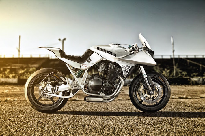 Mẫu môtô Suzuki Katana đời 1982 được đánh giá là một mẫu xe đi trước thời đại về cả thiết kế lẫn công nghệ. Tuy nhiên do quá tân thời, chiếc môtô này đã không được khách hàng thời đó đón nhận như mong muốn của nhà sản xuất Suzuki.