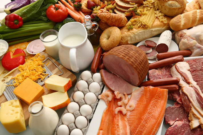 Bước 2: Bạn hãy tuân thủ một chế độ ăn giàu chất dinh dưỡng cần thiết để đảm bảo hệ hô hấp khỏe mạnh. Ảnh: Internet