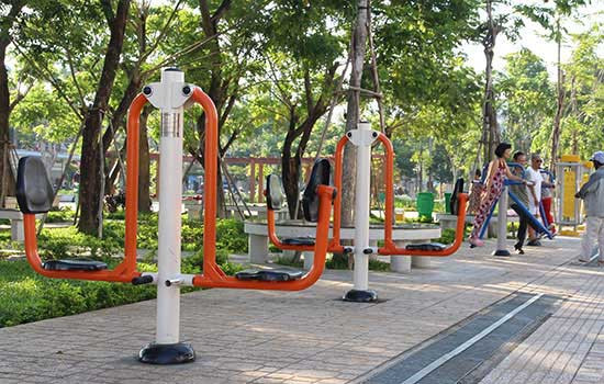 Đồng thời, bạn cũng không nên tập thể dục ngoài trời vào những ngày mức độ ô nhiễm không khí ở mức cao. Ảnh: Internet