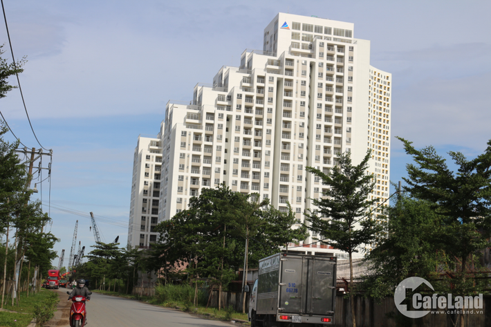 Ngay sau khi dính "lùm xùm" mua đất công giá rẻ, Tập đoàn Đất Xanh đã lên tiếng. Trả lời trên Zing, đại diện tập đoàn này khẳng định, thương vụ được thực hiện đúng quy định của pháp luật. Ảnh: Cafe Land.