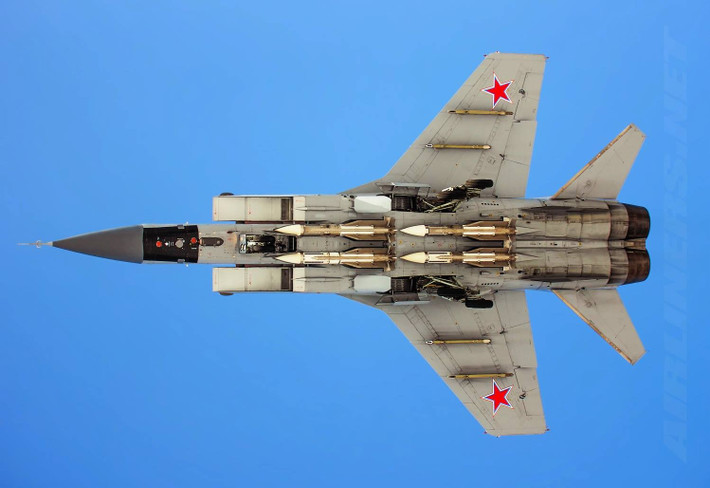 Tổng thống Nga Vladimir Putin hôm 18/10 tuyên bố, các máy bay chiến đấu MiG-31 được trang bị tên lửa siêu thanh Kinzhal sẽ tuần tra thường xuyên không phận quốc tế trên Biển Đen.
