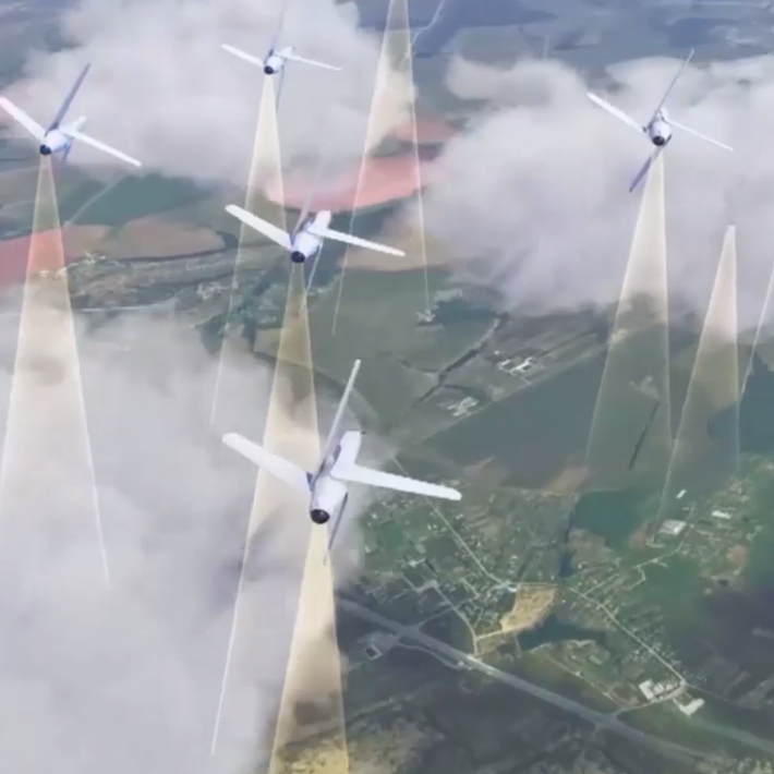 Các chuyên gia Nga tiết lộ thêm rằng, các UAV cỡ nhỏ này có thể được sử dụng cho nhiều mục đích khác nhau như tấn công, trinh sát hoặc tác chiến điện tử. Tiêm kích Su-57 có thể mang các UAV bên ngoài hoặc trong khoang vũ khí, rồi thả chúng ra từ trên không và kiểm soát hoạt động của những UAV này.
