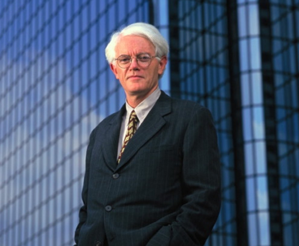 2. Peter Lynch 74 tuổi, nổi tiếng với khả năng quản lý quỹ đầu tư Fidelity Magellan. Ông liên tục đạt gấp đôi lợi nhuận hàng năm, giúp nâng tài sản của tổ chức từ 18 triệu USD lên 14 tỷ USD. Hiện, quỹ đang quản lý 2,4 nghìn tỷ USD.