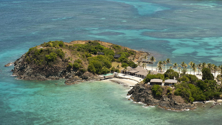Hòn đảo nhỏ vùng Caribbean này trở thành điểm đến sang trọng cho những gia đình quý tộc tại Vương quốc Anh, các nhân vật nổi tiếng và giới siêu giàu. Công chúa Margaret thường đến đảo Mustique để nghỉ dưỡng cùng gia đình suốt nhiều thập kỷ. Năm 2018 là cột mốc đánh dấu kỷ niệm 60 năm hòn đảo Mustique được ghi nhận là thiên đường nghỉ dưỡng của Hoàng gia Anh. Đảo Mustique chính thức được mua với giá 45.000 bảng Anh từ năm 1958. Ảnh: Mustique Island.