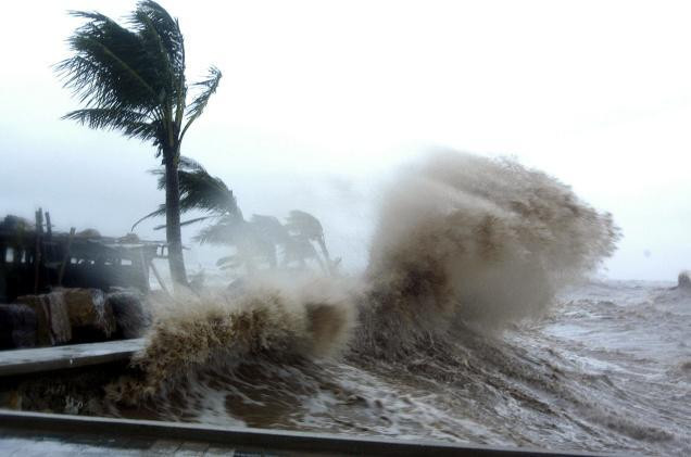 Cơn bão với sức gió duy trì lên tới 65 km/h và gió giật lên tới 80 km/h, đổ bộ vào đất liền từ sáng 10/4.
