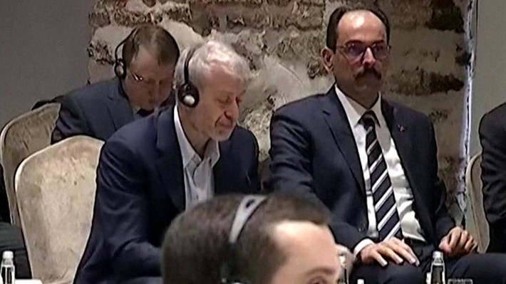 Người phát ngôn Điện Kremlin Dmitry Peskov từng lên tiếng xác nhận ông Abramovich "tham gia đảm bảo một số cuộc tiếp xúc giữa Nga và Ukraine" tại Istanbul, dù không phải là thành viên chính thức của phái đoàn đàm phán Nga.