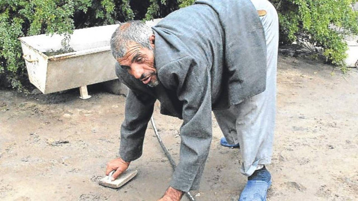 Ban đầu, những du khách tới đây cứ ngỡ đó là "chiêu trò" mà người dân dùng để gây sự chú ý.