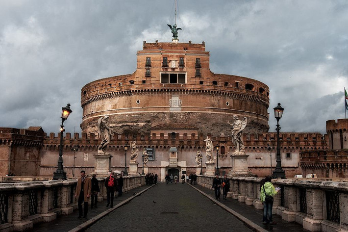 Vatican thường được mọi người nhớ đến với tên gọi Tòa thánh Vatican...