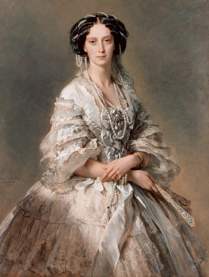Ngay từ những lần gặp đầu tiên, Hoàng đế Alexander II đã phải lòng Công chúa Maria của Đại công quốc Hessen và Rhein. Sau khi kết hôn và trở thành Hoàng hậu, bà ít tham gia chính trị mà dành hết tâm sức cho hoạt động từ thiện.