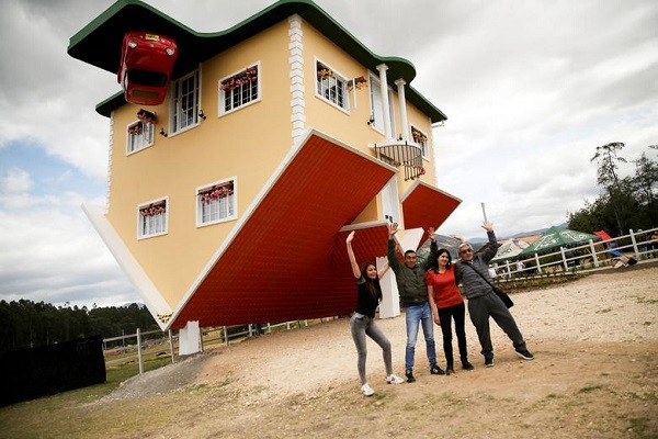 Ngôi nhà có thiết kế độc đáo này nằm ở thành phố Guatavita, Colombia...