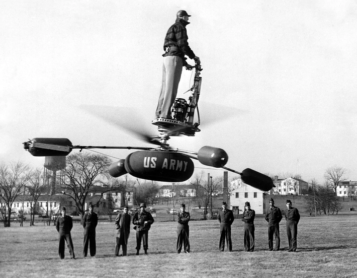 Lý thuyết cho rằng chiếc "máy bay trực thăng cá nhân" De Lackner HZ-1 Aerocycle có thể là một phương tiện trinh sát giá rẻ nhưng thực tế cho thấy các binh sĩ đều miễn cưỡng mỗi khi được giao nhiệm vụ lái "phương tiện chết chóc" này.