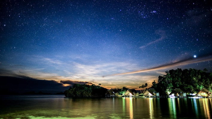 Khoảng 20 năm trước, Raja Ampat từng suy tàn do tình trạng đánh bắt cá thương mại thiếu kiểm soát và các hoạt động không bền vững.
