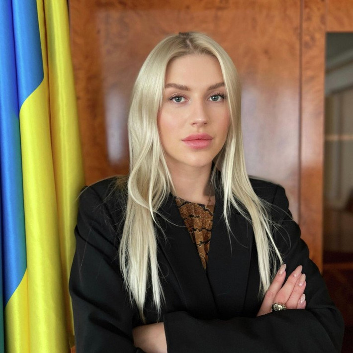 Hôm 10/6, Anna Sergeeva, 25 tuổi, chính thức nhậm chức Thứ trưởng phụ trách hội nhập châu Âu của Bộ Chính sách Xã hội Ukraine.