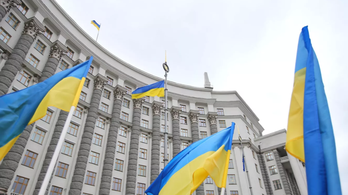 Bộ Chính sách Xã hội Ukraine mô tả Sergeeva "tích cực tham gia vào các hoạt động công cộng", giúp đỡ trẻ em khuyết tật, trẻ mồ côi và người già neo đơn.