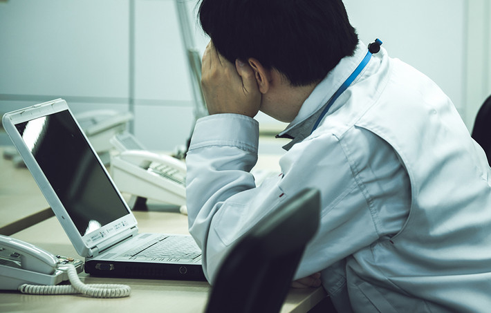 Làm việc quá nhiều, thậm chí đến mức bỏ mạng lâu nay vẫn là một vấn đề lớn ở Nhật Bản.