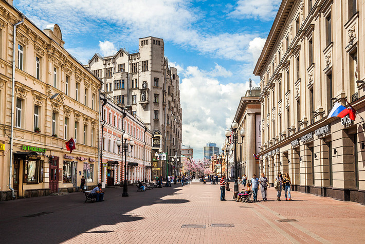 Tên của Phố Arbat trở nên phổ biến đến mức hầu như mọi thành phố ở Nga đều gọi các phố đi bộ trung tâm là "Arbat địa phương".