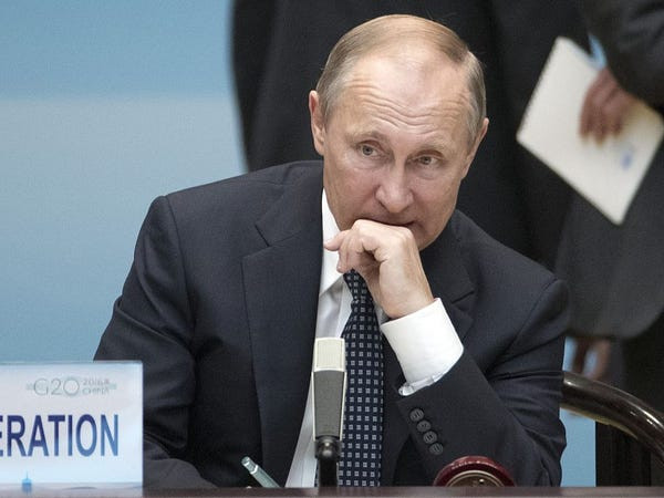 Tổng thống Putin luôn bận rộn, kể cả vào cuối tuần.