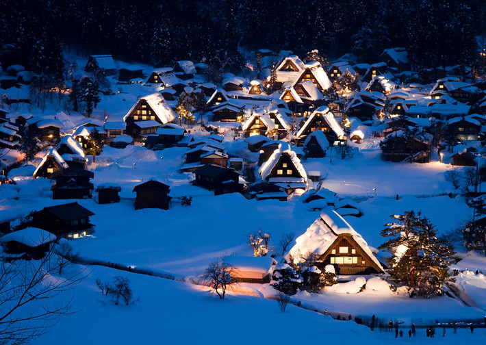 Shirakawa-go, ngôi làng đẹp như bước ra từ cổ tích nằm ở chân núi Haku-san, tỉnh Gifu, miền Trung Nhật Bản. Ít ai biết được, đây chính là nơi "thai nghén" bộ truyện Doraemon nổi tiếng.