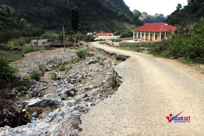 Bản Tà Dê, Lóng Luông (Vân Hồ, Sơn La) được biết đến là 'sào huyệt ma túy' của Tây Bắc. Nơi đây lực lượng công an từng tiêu diệt 2 trùm ma túy khét tiếng Nguyễn Văn Thuận và Nguyễn Thanh Tuân vào tháng 7/2018.
