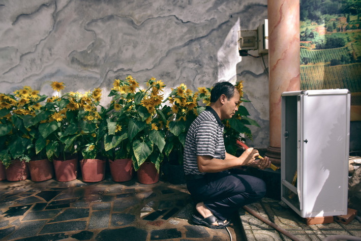 ...Các em đã không được sống, được yêu thương và lớn lên, thế nên tôi muốn làm hết sức mình để các em được yên lòng, bù đắp cho thiệt thòi mà các em phải chịu”, Linh mục Tịch chia sẻ về nguyên nhân mà ông gắn bó với công việc này.