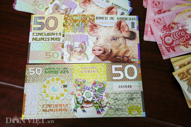 Ngoài tờ 2 USD in hình heo của Mỹ còn có nhiều tờ tiền lưu niệm in hình heo của các nước khác như tờ 50 Kamberra của Australia có giá khoảng 100.000 đồng.