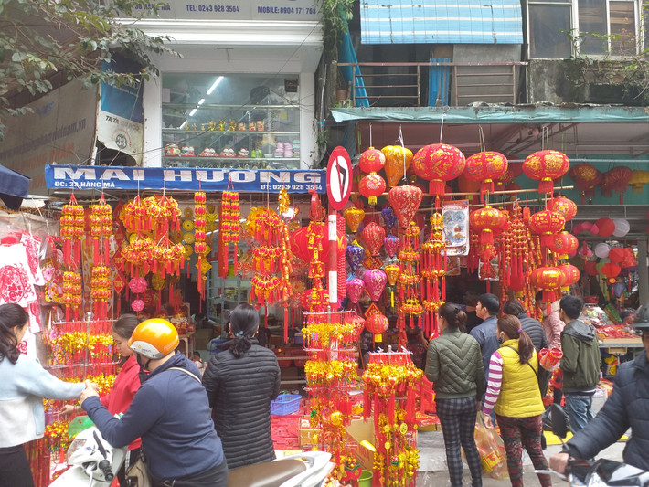 Đây là một trong những tuyến phố còn giữ được nét truyền thống của "Hà Nội 36 phố phường".
