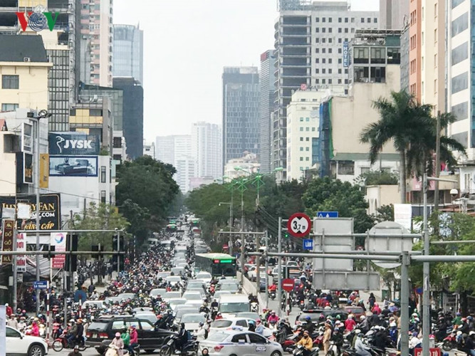 Ngã tư Đê La Thành-Láng Hạ.