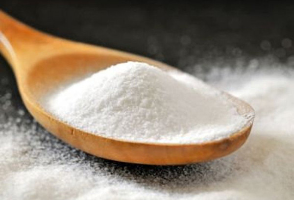 Bản thân muối diêm không độc. Thậm chí một lượng nhỏ nitrit còn có lợi cho cơ thể, giúp tiêu diệt vi khuẩn có hại trong khoang miệng và đường tiêu hóa. Nó cũng có thể chuyển hóa thành oxit nitric mang lại khả năng mở rộng mạch máu, chống lại quá trình oxy hóa và giảm nguy cơ tắc mạch.