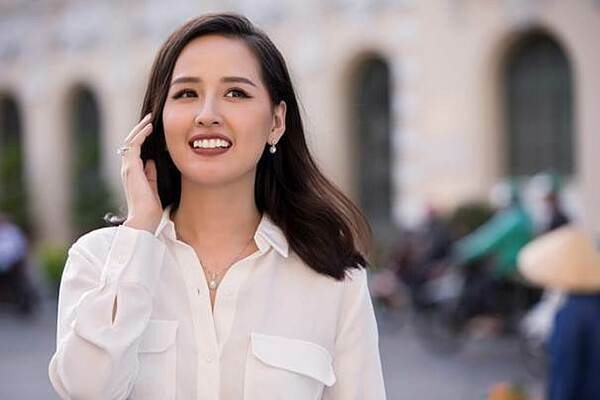 Đăng quang hoa hậu từ khi 18 tuổi, hoạt động nghệ thuật suốt thời gian dài, không khó hiểu vì sao Mai Phương Thúy tích lũy được nhiều kinh nghiệm mặc đẹp cho bản thân.