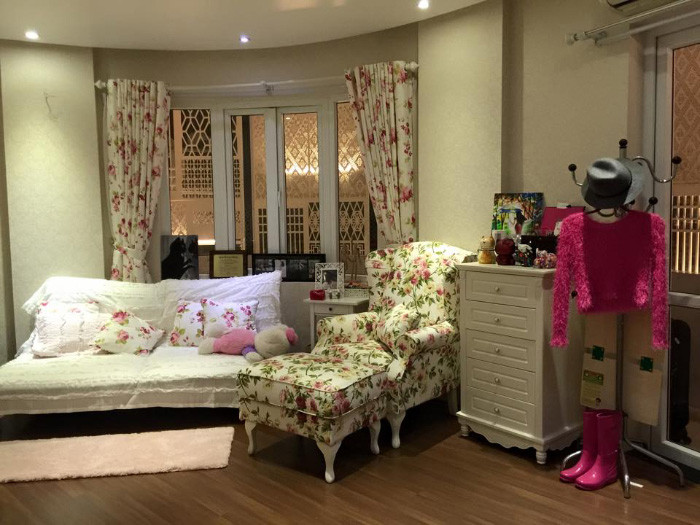 Tuy rất ít khi khoe khoang tài sản nhưng chỉ qua những bức ảnh Thủy top chia sẻ những góc nhỏ xinh xinh trong không gian sống cũng đủ thấy căn nhà của hotgirl này sang chảnh đến mức nào.