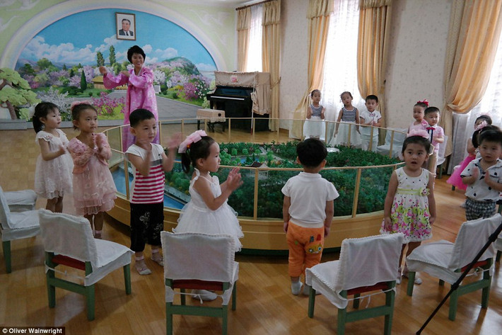 Quang cảnh một nhà trẻ ở đất nước nhiều bí mật này.