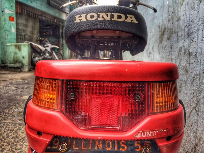 Hiện tại, một chiếc xe scooter Honda Motocompo hàng độc này đang được chủ nhân ở Sài Gòn rao bán trên mạng và khá thu hút nhiều người quan tâm.