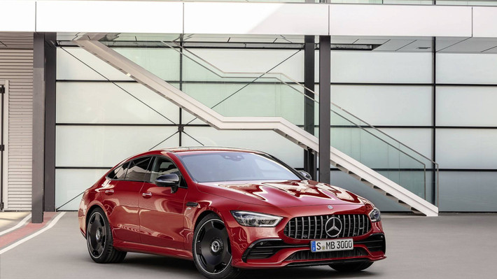 Mức giá của mẫu xe Mercedes-AMG GT 43 coupe 4 cửa 2019 ra mắt này sẽ từ 95.259 euro (khoảng 2,57 tỷ đồng).