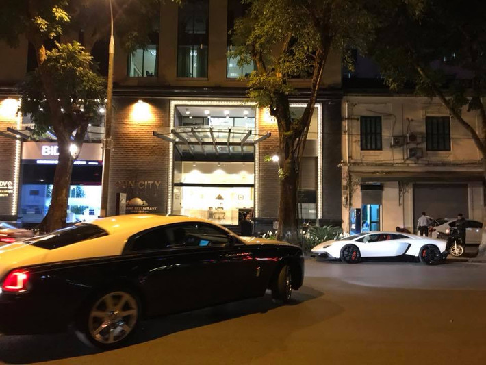 Nhiều dự đoán cho rằng chiếc xe sang chảnh này có giá phải đến trên dưới 20 tỷ đồng.