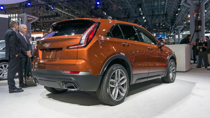 Nẹp sườn màu đen đúng theo phong cách SUV/crossover
