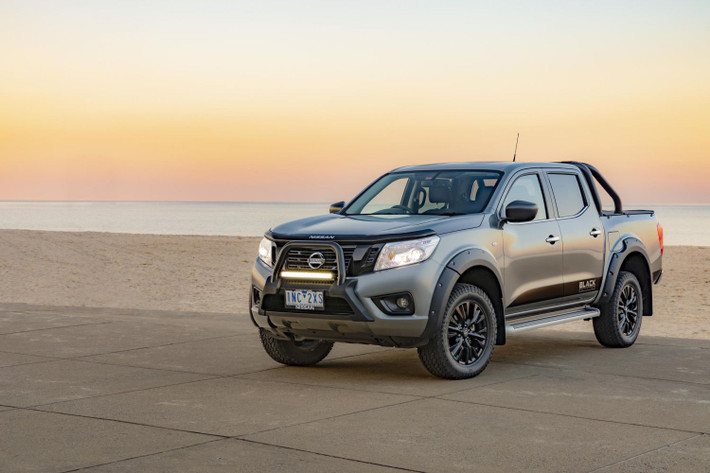 Nissan Navara Silverline Edition sở hữu nhiều cải tiến mới như cản Nudge Bar tích hợp dải LED cùng một số phụ kiện bổ sung ở phần thùng hàng.