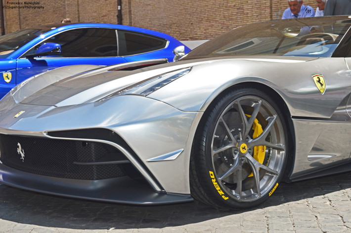 Ferrari F12 TRS sở hữu thiết kế bên ngoài hầm hố, chất chơi khiến ai ai cũng phải mê mẩn.